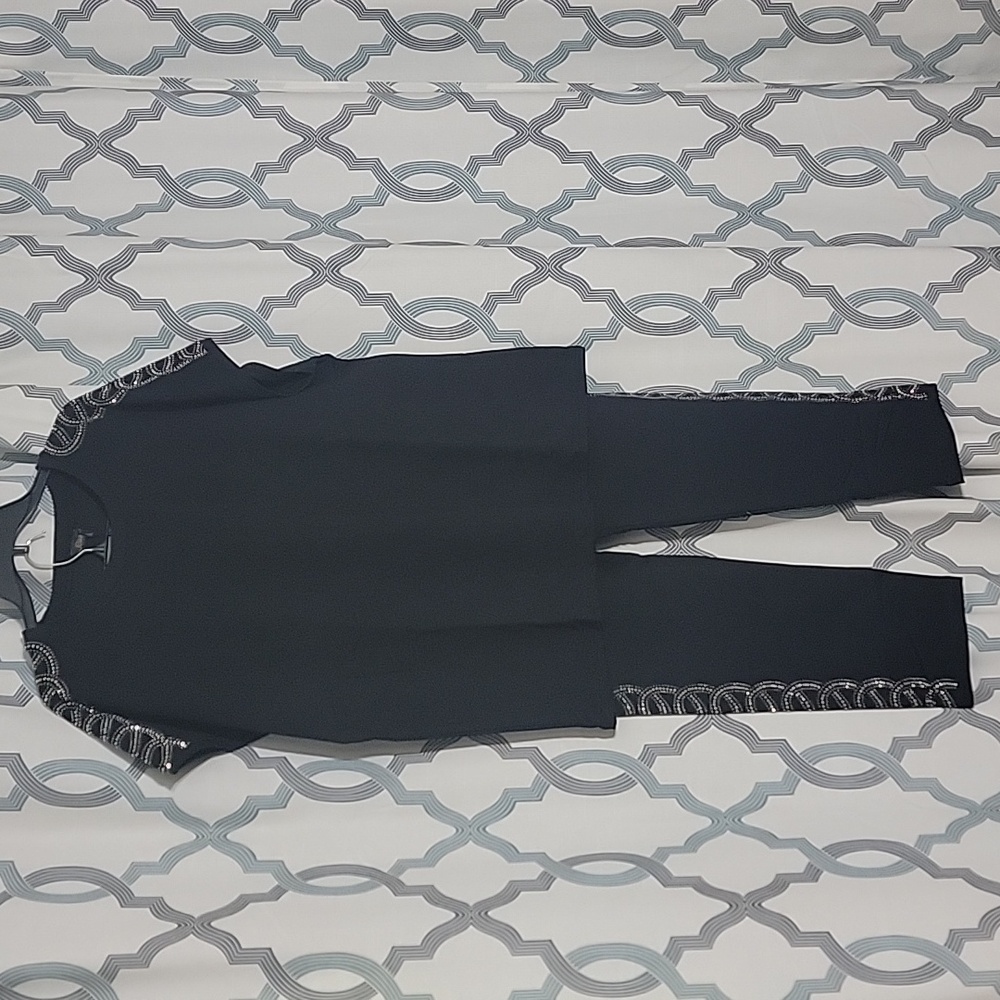 New activewear set with embellishments size XL and 2XL